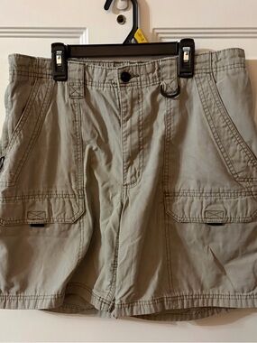 Wrangler Men's Cargo Shorts in Light Olive Green 34